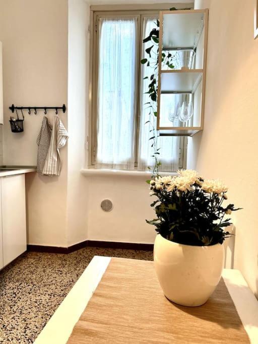 Elegante Appartamento In Centro Milan Exterior photo