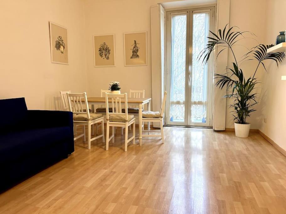 Elegante Appartamento In Centro Milan Exterior photo